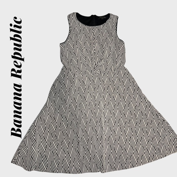 Banana Republic Jacquard Knit Fit And Flare Dress Size 8 Petite - Picture 2 of 5